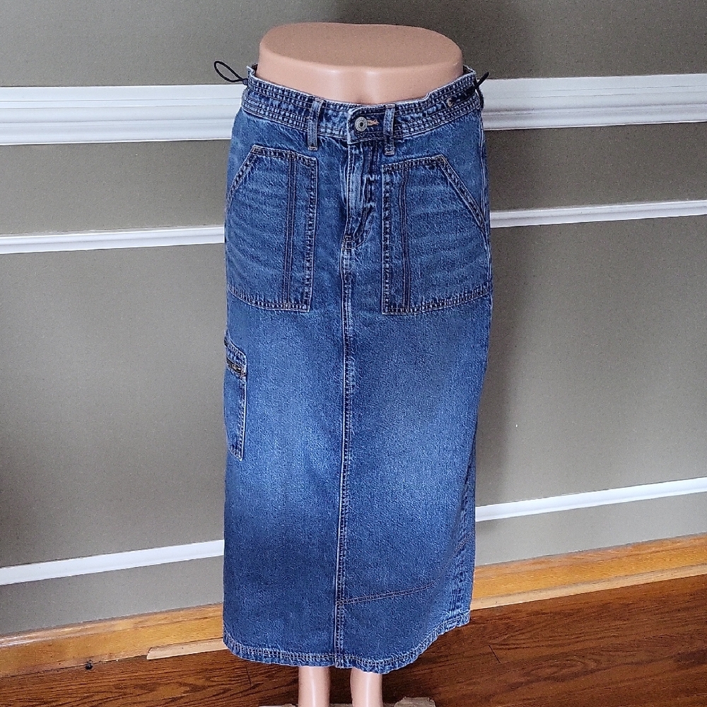 American Eagle Outfitters Blue Denim Skirt Size 2